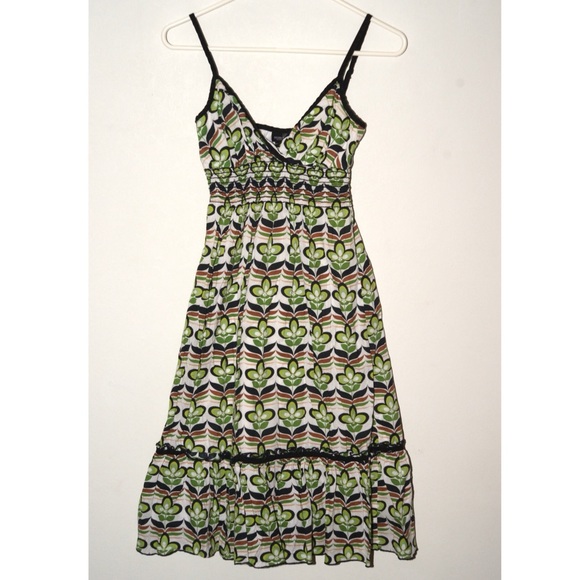 Bisou Bisou Dresses & Skirts - Bisou Bisou retro floral dress